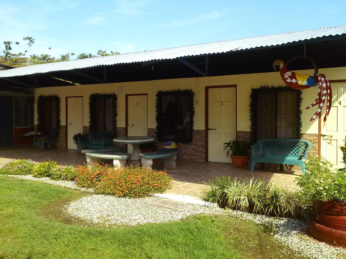 Hotel Margarita Sierpe Екстериор снимка