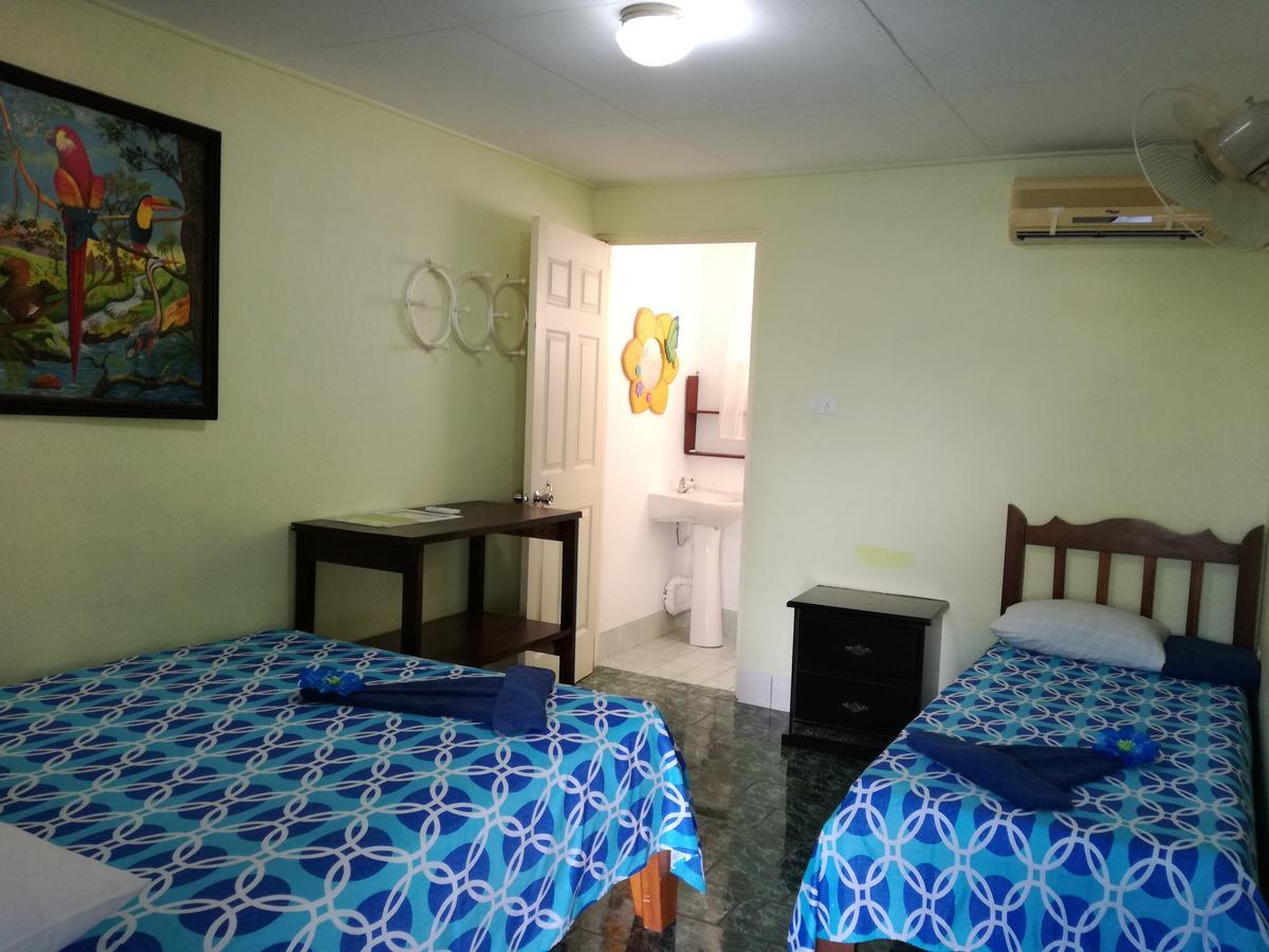 Hotel Margarita Sierpe Екстериор снимка