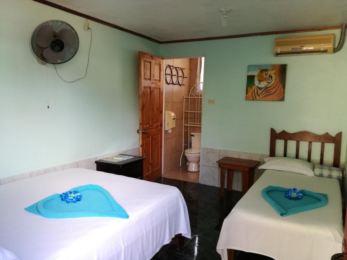 Hotel Margarita Sierpe Екстериор снимка